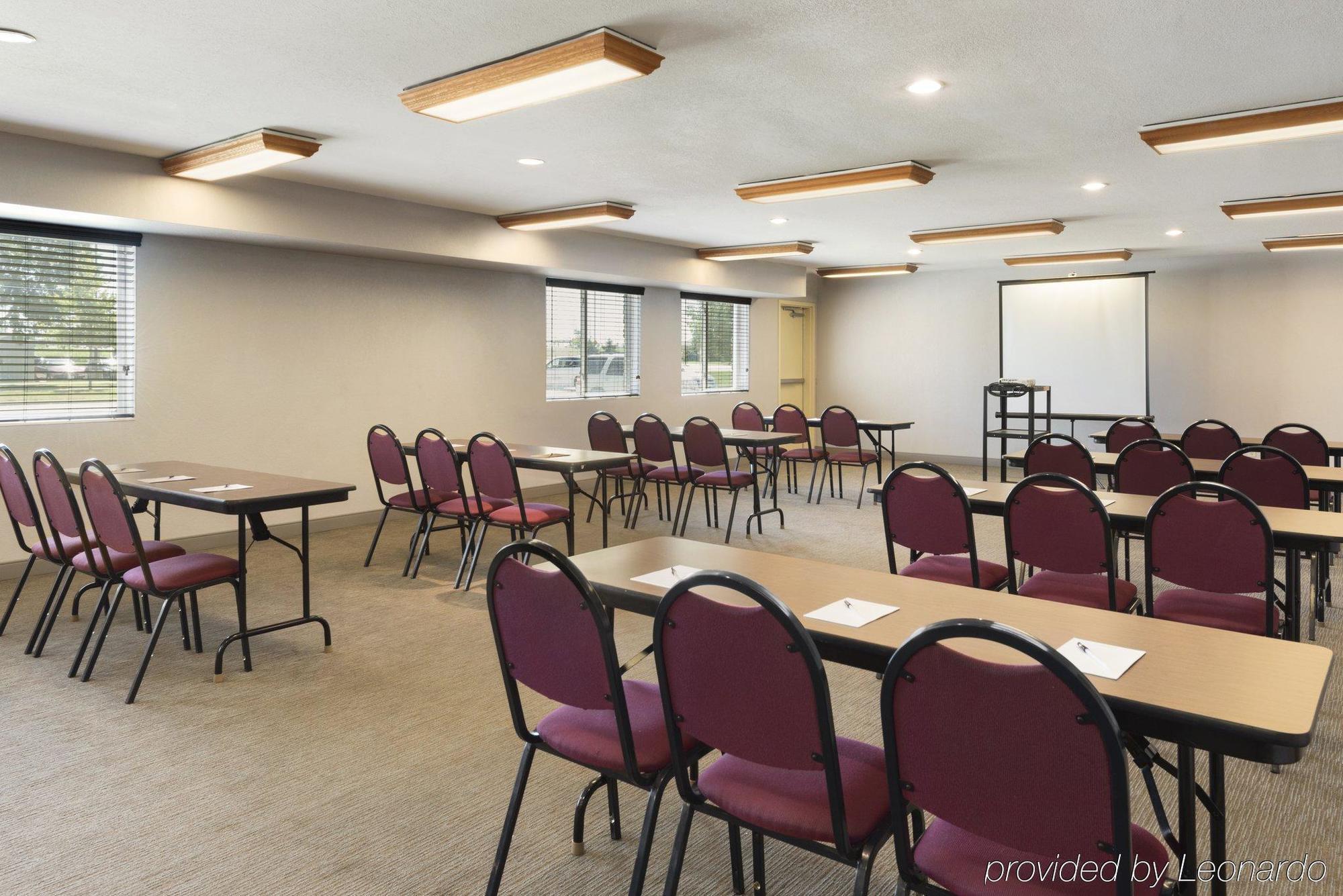 Country Inn & Suites By Radisson, Cedar Rapids Airport, Ia Dış mekan fotoğraf