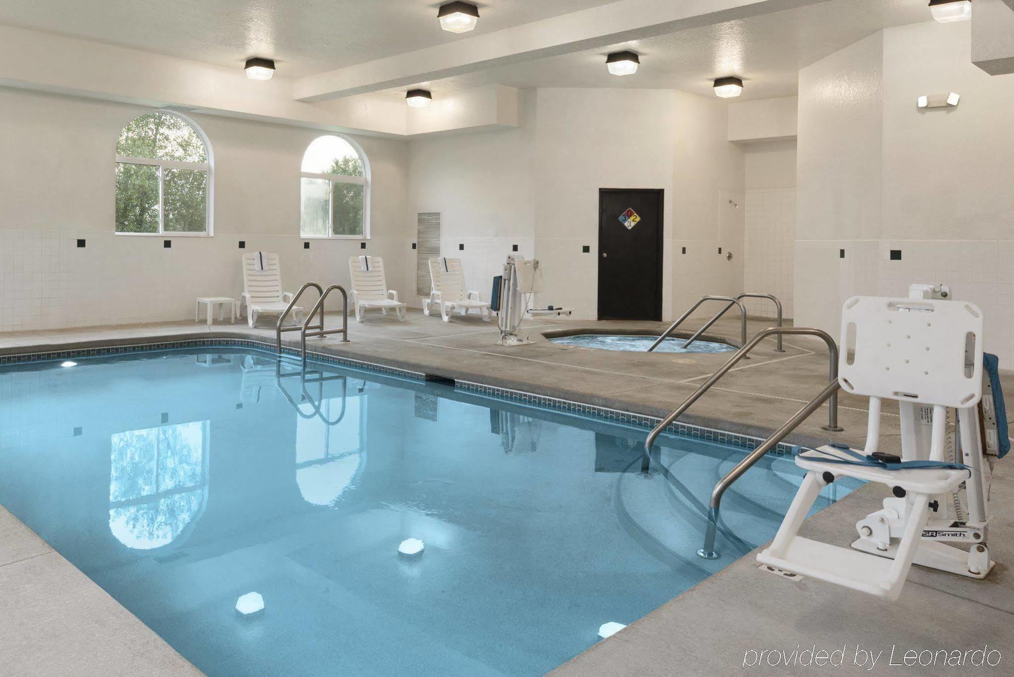 Country Inn & Suites By Radisson, Cedar Rapids Airport, Ia Dış mekan fotoğraf