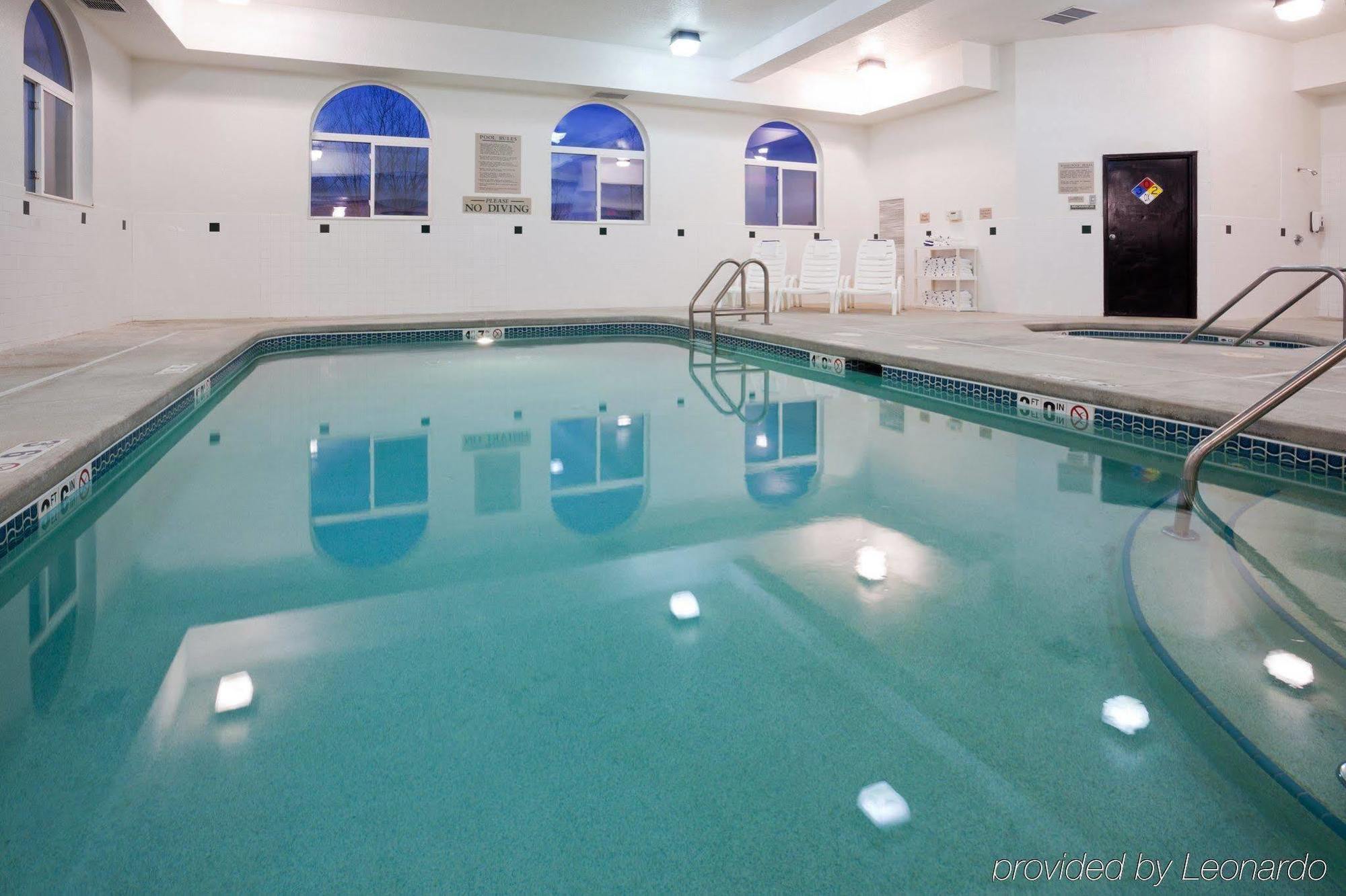 Country Inn & Suites By Radisson, Cedar Rapids Airport, Ia Dış mekan fotoğraf